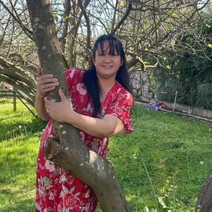 Meet your Posher, Gloria